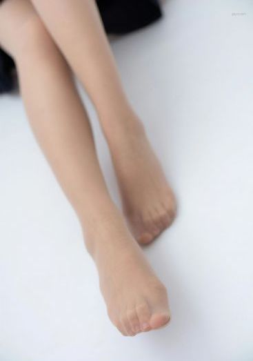 她扒下内裤让我爽了一夜动漫