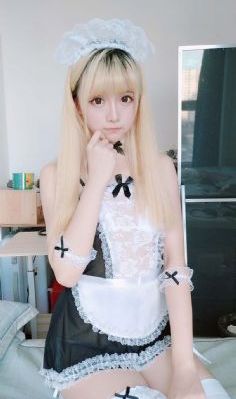 《年轻的女仆》在线观看